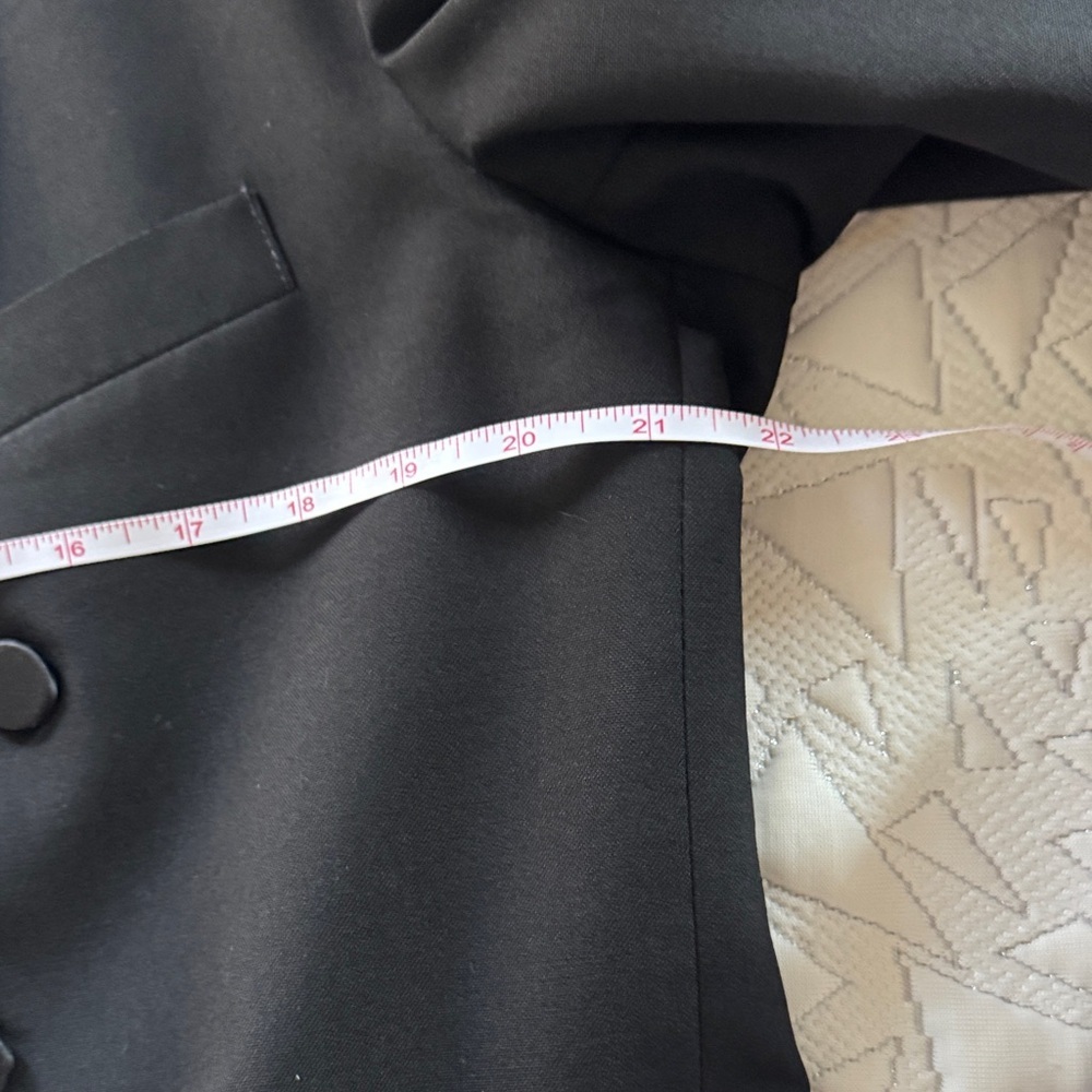 Classic Black Tailcoat Tuxedo Suit - Picture 10 of 16